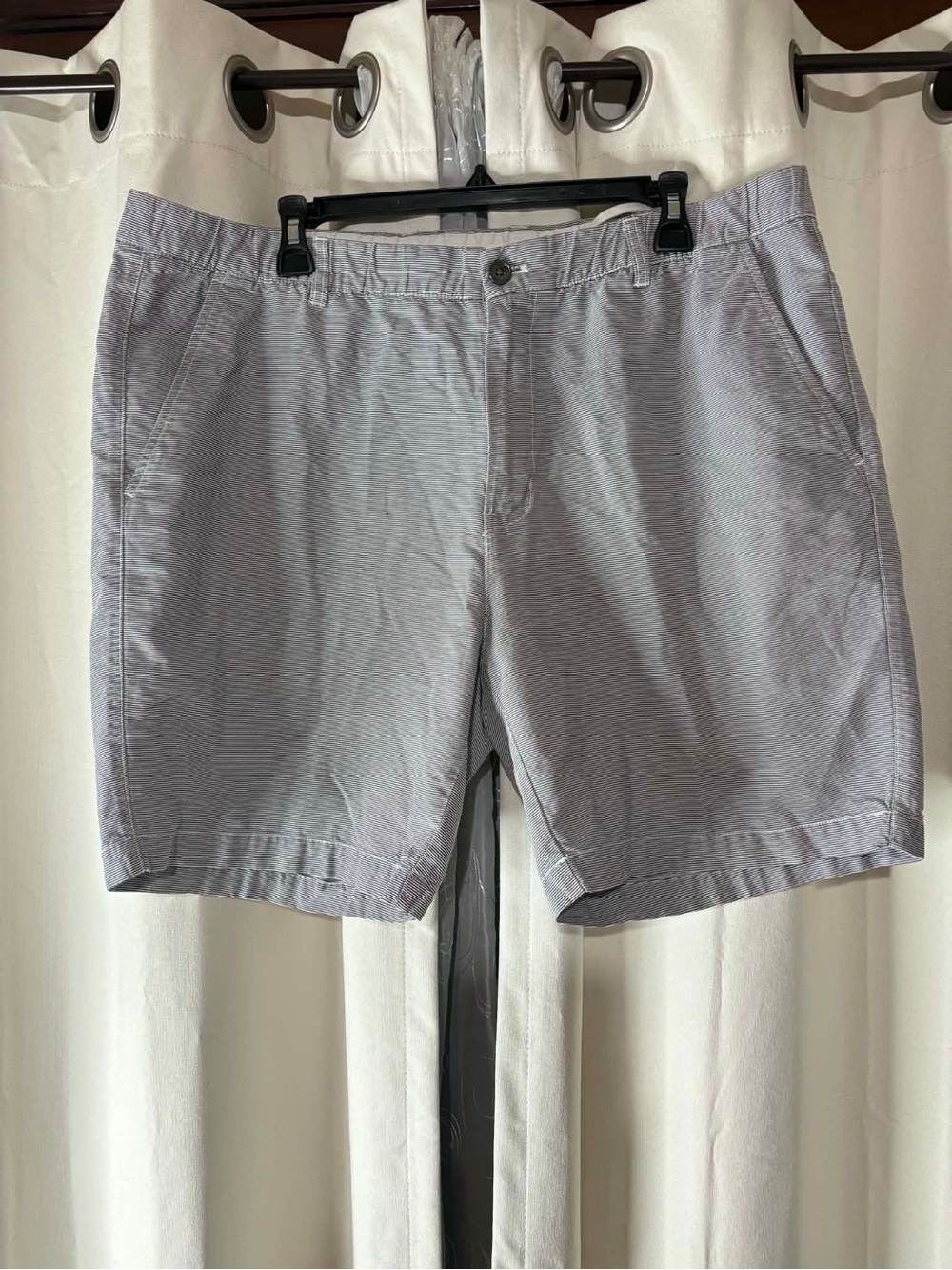 CHAPS Men's Light Gray Cotton Blend Flat Front Shorts size XL EUC